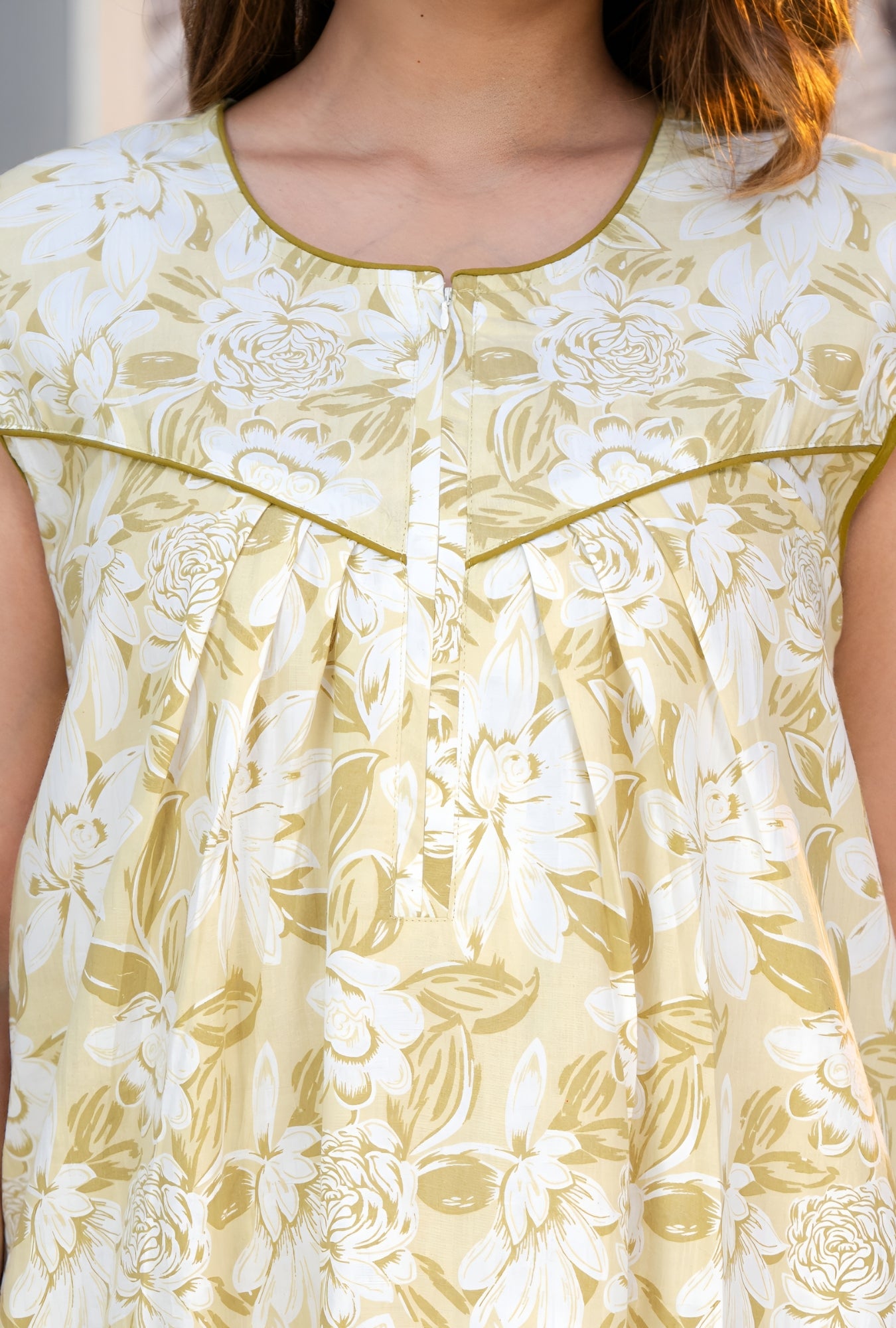 Petal Crush Mehndi Sleeveless Cotton Night Gown